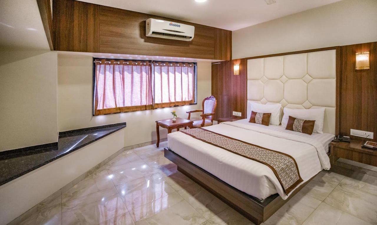 Hotel 24 Seven Nashik Luaran gambar