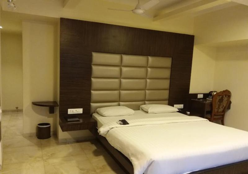 Hotel 24 Seven Nashik Luaran gambar