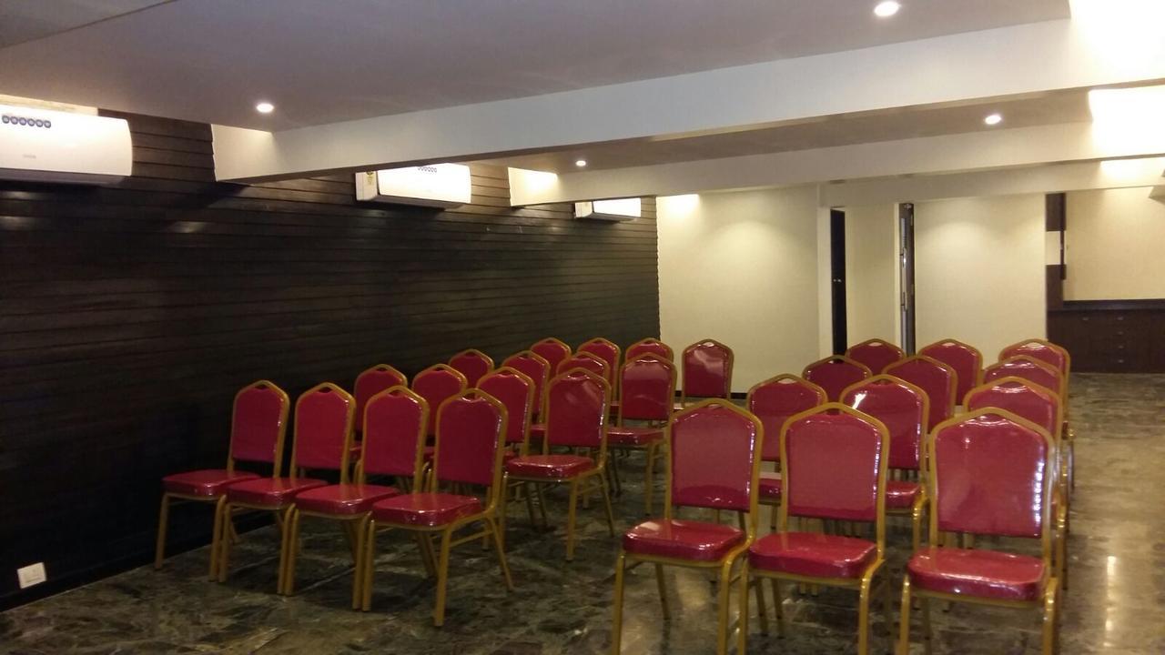 Hotel 24 Seven Nashik Luaran gambar