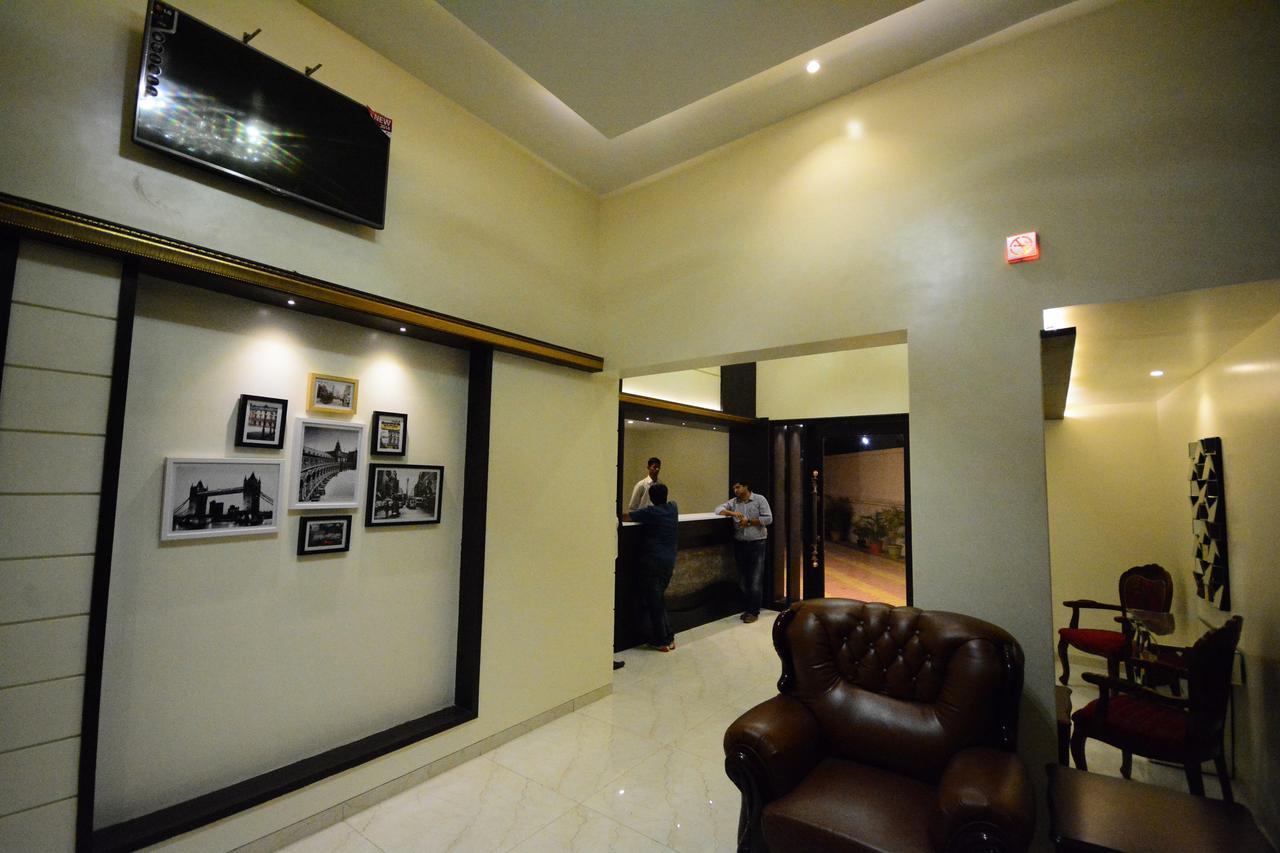 Hotel 24 Seven Nashik Luaran gambar